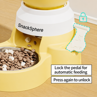 Distributeur automatique de nourriture moderne pour animaux de compagnie, grande capacité, type à pression, contrôle des portions, distributeur interactif de nourriture pour chiens et chats