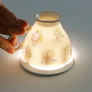 Ensemble de tasses à thé <span class=keywords><strong>et</strong></span> soucoupes à motif floral personnalisé, ensemble de tasses à thé de luxe en porcelaine anglaise - Product Image 2