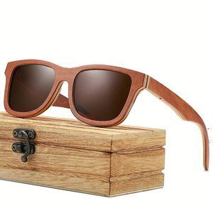 Lunettes de soleil en bois polarisées personnalisées, légères, protection UV, monture carrée en bois brun superposé pour femmes et hommes, vente en gros - Product Image 1