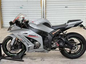 <span class=keywords><strong>Kawasaki</strong></span> <span class=keywords><strong>Ninja</strong></span> ZX-10R 1000cc d'occasion, <span class=keywords><strong>moto</strong></span> à quatre cylindres en ligne, <span class=keywords><strong>moto</strong></span> sportive à essence d'occasion, refroidie par liquide, super <span class=keywords><strong>moto</strong></span> de course - Product Image 2