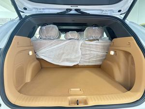 Autonomie réelle de 2,4 L par 100 km : le Dongfeng Aeolus L8 PHEV met fin à l'anxiété de l'autonomie sans alourdir le budget familial. - Product Image 4