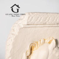 Sculpture en résine et métal en forme de tête de cheval, design moderne et simple, plaque décorative faite à la main, or crème, ornement mural ou de table