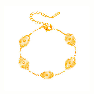 Il Produttore Fornisce Braccialetti in Acciaio al Titanio Non Sbiadenti con Quadrifoglio Inciso al Laser per Donne, dal Design Alla Moda e Leggermente Lussuoso - Product Image 6