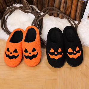 Pantuflas Cálidas de Invierno para Mujer y Hombre, Regalo de Halloween 2026, Pantuflas de Algodón con Diseño de Calabaza Naranja de Felpa Artificial para Interiores - Product Image 2