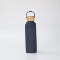 Botol Air Olahraga Plastik Berinsulasi Vakum Tahan Lama dari Baja Tahan Karat dengan Tutup Bambu Desain Modern Pegangan Portabel Cetak UV