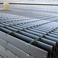Grille en acier galvanisé antidérapante pour passerelle, panneau de grille métallique pour plateforme industrielle et passerelle de chantier