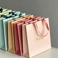 Sac cadeau en carton blanc recyclable OEM avec poignée, impression de logo personnalisé, résistant, capacité de charge 6-9 kg, pour vêtements, chaussures, marchandises en vrac
