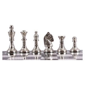 IndianArtVilla Ajedrez de latón coleccionable hecho a mano con piezas plateadas y negras-Artículo de regalo decorativo antiguo - Product Image 5