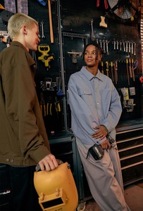Nouvelle veste cargo en sergé pour homme Printemps 2026, style streetwear rétro américain, multi-poches, col rabattu uni, en coton - Product Image 2