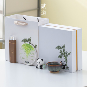 Coffret cadeau créatif Panda : Service à thé en céramique avec figurine et parfum, idéal pour les cadeaux d'affaires du Sichuan - Product Image 4