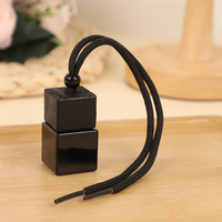 Bouchon en bois de verre noir vide 8ml diffuseur de voiture suspendu bouteille de parfum carrée avec bouchon à vis
