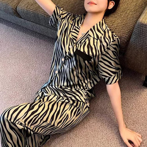 Promozione 2026: Set <span class=keywords><strong>Pigiama</strong></span> di Lusso in Raso Effetto Zebra, Maniche Corte <span class=keywords><strong>con</strong></span> <span class=keywords><strong>Bottoni</strong></span>, Abbigliamento da Notte e Loungewear per Donne - Product Image 4