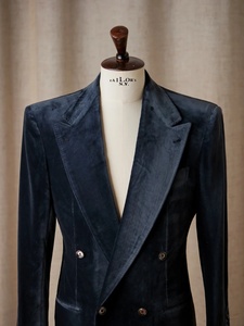 <span class=keywords><strong>Costume</strong></span> <span class=keywords><strong>homme</strong></span> <span class=keywords><strong>en</strong></span> velours marine à simple boutonnage, coupe ajustée, col cranté, imprimé par transfert thermique, idéal pour le quotidien et les affaires. - Product Image 2