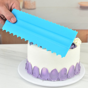 <span class=keywords><strong>Ensemble</strong></span> de 4 spatules à crème en plastique à motifs, nouvelle combinaison de spatules à gâteau pour les outils de pâtisserie DIY - Product Image 4
