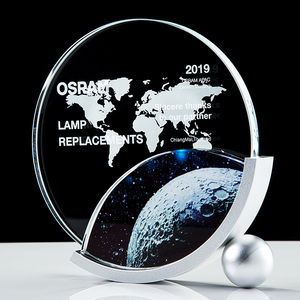 Placa de Honor Redonda de Cristal, Trofeo Moderno con Base de Metal Dorado en Forma de Media Luna para <span class=keywords><strong>Embajador</strong></span> de la Cultura Empresarial - Product Image 5