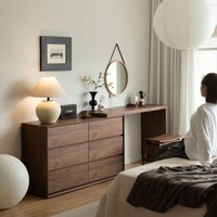 Table de toilette en bois massif couleur noyer, style Mid-Century, avec armoire de rangement intégrée, design simple et moderne pour chambre à coucher