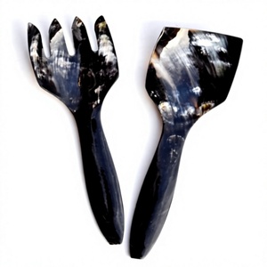 Juego de 2 utensilios para ensalada hechos a mano con cuerno de búfalo, cucharas y tenedores de material natural, utensilios de cocina ecológicos. - Product Image 1
