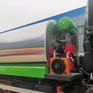 Clw Asphalt Distributor Bitumen Emulsion Spreading Sprayer <b>Spraying</b> Truck - Product Image 3