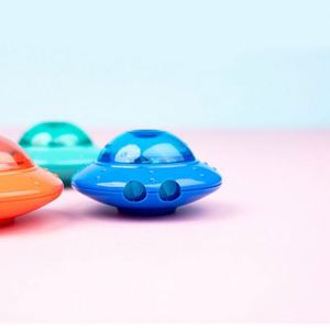 Lot de papeterie mini UFO de dessin animé en gros – Taille standard, créatif pour enfants, taille-crayon à double trou, modèle non électrique - Product Image 3