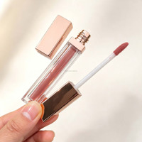 Gloss à lèvres carré mat rose doré 5 ml de notre marque avec bouchon à vis, cosmétique de maquillage. Plusieurs couleurs, hydratant et lissant