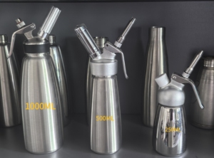 <span class=keywords><strong>Siphon</strong></span> à crème/à fouetter <span class=keywords><strong>professionnel</strong></span> 1000 ml/1 pinte avec embouts en acier inoxydable – Outil de <span class=keywords><strong>cuisine</strong></span> écologique - Product Image 6