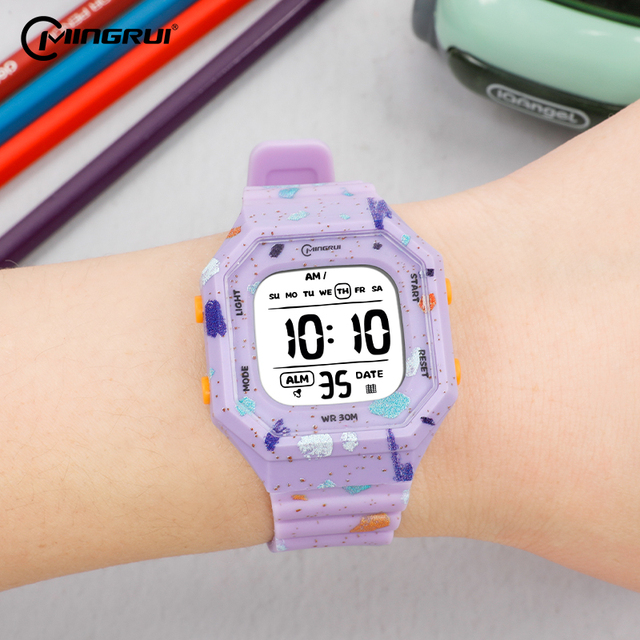 Electronic Watch Retro Digital Wristwatch Slim 11.8mm Alarm Calendar 2Y Battery Printing Watch for Women Student Daily Wear