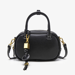 Sac à main pour femme de haute qualité, tendance, avec longue bandoulière et sac bandoulière avec breloque pour femme - Product Image 3