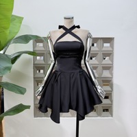 Nouvelle Robe Courte Fluffy Été 2026 à Col Halter et Taille Irrégulière avec Dos Nu