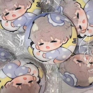 Tùy chỉnh phim hoạt hình sang trọng thạch tinplate huy hiệu Nhà sản xuất tùy chỉnh thực hiện vòng hình kim loại <span class=keywords><strong>pins</strong></span> nút phù hiệu với an toàn <span class=keywords><strong>pins</strong></span> - Product Image 4