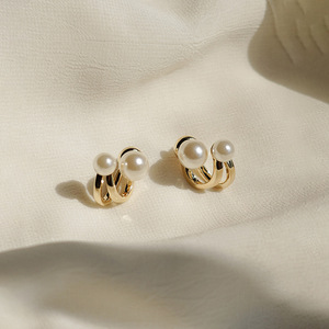 Korean Earring Claw Ear <b>Hook</b> <b>Clip</b> Earrings for Women 2 Big Pearl Gold Color Ear Earrings Fashion Jewelry Gift - Product Image 3
