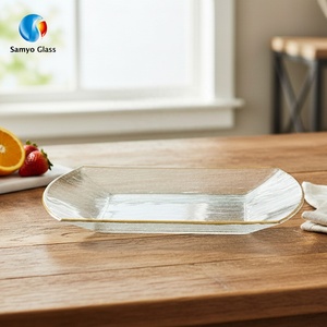 <span class=keywords><strong>Assiette</strong></span> de présentation <span class=keywords><strong>rectangulaire</strong></span> en <span class=keywords><strong>verre</strong></span> <span class=keywords><strong>transparent</strong></span> avec bord doré, faite à la main, écologique, pour mariage, de Samyo Wholesale China Dinnerware - Product Image 1