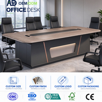Table de réunion de luxe |   Grande table de réunion en bois grainé pour salle de conférence exécutive