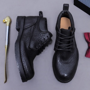 Botas Chukka de Cuero con Cordones, Cuello Alto, Estilo Británico, Suela de Goma con Construcción Goodyear, Resistentes para Trabajo - Product Image 1