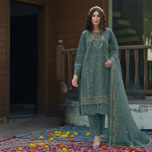 Traje Étnico de Invierno Semisellado con Apliques Bordados, Top de Organza, Pantalón de Santoon y Dupatta, Venta al Por Mayor por Aarika Textile - Product Image 1