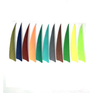 Plumas de Arquería Naturales de Pavo, con Barra Sólida, para Flechas de 2/3/4/5 Pulgadas, con Forma de Ala Izquierda/Derecha, para Manualidades - Product Image 1