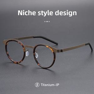 إطار بصري خفيف للغاية من التيتانيوم النقي المضاد للضوء الأزرق للرجال ، نظارات عتيقة قابلة للانحناء ، وجه ماسي صلب للبيع بالجملة - Product Image 4