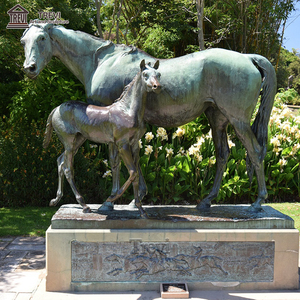 Statue de jardin de taille réelle personnalisée en usine grand cheval et <span class=keywords><strong>poulain</strong></span> en Bronze - Product Image 2