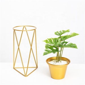 Support moderne <span class=keywords><strong>en</strong></span> <span class=keywords><strong>fer</strong></span> forgé pour Pot de fleurs, étagère <span class=keywords><strong>en</strong></span> métal forgé, support de planteur, doré, pour le salon, 1 pièce - Product Image 2