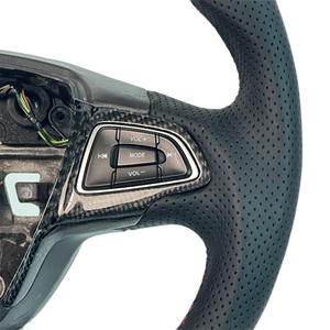 Volant sport en cuir perforé noir brillant en fibre de carbone, modèle personnalisable, très vendu, compatible avec <span class=keywords><strong>Ford</strong></span> Focus - Product Image 3