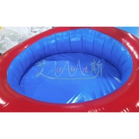 Petite piscine gonflable portable en forme de canard pour le divertissement des enfants en intérieur et en extérieur.