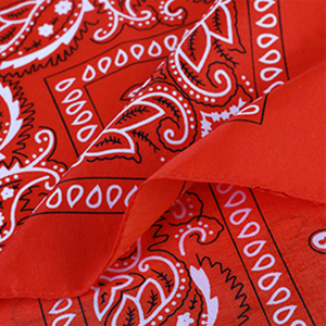 ผ้าโพกหัวสีสันสดใสอเนกประสงค์ผ้าโพกหัวสี่เหลี่ยมพิมพ์ลายคลาสสิกผ้าพันคอผ้าฝ้ายปรับแต่งโลโก้ได้ตามต้องการ - Product Image 4