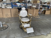Fauteuil de Barbier Noir Moderne Hydraulique Inclinable avec Appui-tête, Repose-pieds et Design Minimaliste du Dossier