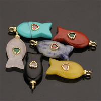 Pendentif Charme Plaqué Or 18K pour Femme, Orné de Pierres Précieuses Naturelles, Zircon, Obsidienne Noire, Jade Jaune, Cristal Blanc, Motif Poisson, Idéal Cadeau de Fête