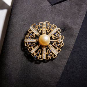 [Salon international de bijoux de Hong Kong] Broche tendance Urban Radiance avec accent de perle dorée pour un style sophistiqué au quotidien - Product Image 4