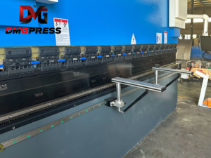 <span class=keywords><strong>Machine</strong></span> de pliage <span class=keywords><strong>CNC</strong></span> entièrement automatique à haute précision DMG WE67K synchronisée 4+1 axes, <span class=keywords><strong>table</strong></span> de travail de 3200 mm - Product Image 4