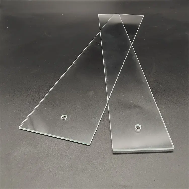 2Mm Tempered Ultra Clear Glass Với CNC Cạnh Kính Mịn Và Lỗ Kính