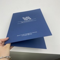 Carpeta de Presentación Ecológica de Cartulina Azul Marino Premium con Logotipo Personalizado en Lámina Plateada