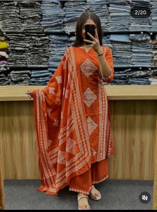 Nueva colección de diseño superéxito de verano de Ethnic Kurti set para mujeres con diseñador de alta calidad y diseño original hecho a mano - Product Image 3