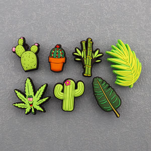 Vente en gros de chaussures décoratives accessoires en caoutchouc PVC de haute qualité, paquet de 7 plantes vertes, cactus, breloques pour chaussures - Product Image 1