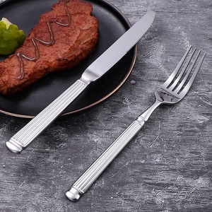 Nuevo Juego de Cubiertos de Acero Inoxidable con Diseño de Pilar Romano Nórdico Dorado para Boda, Cuchillo, Tenedor y Cuchara - Product Image 5
